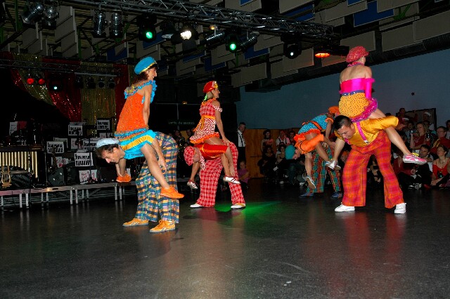 min 2005 11 12 fous swing 186